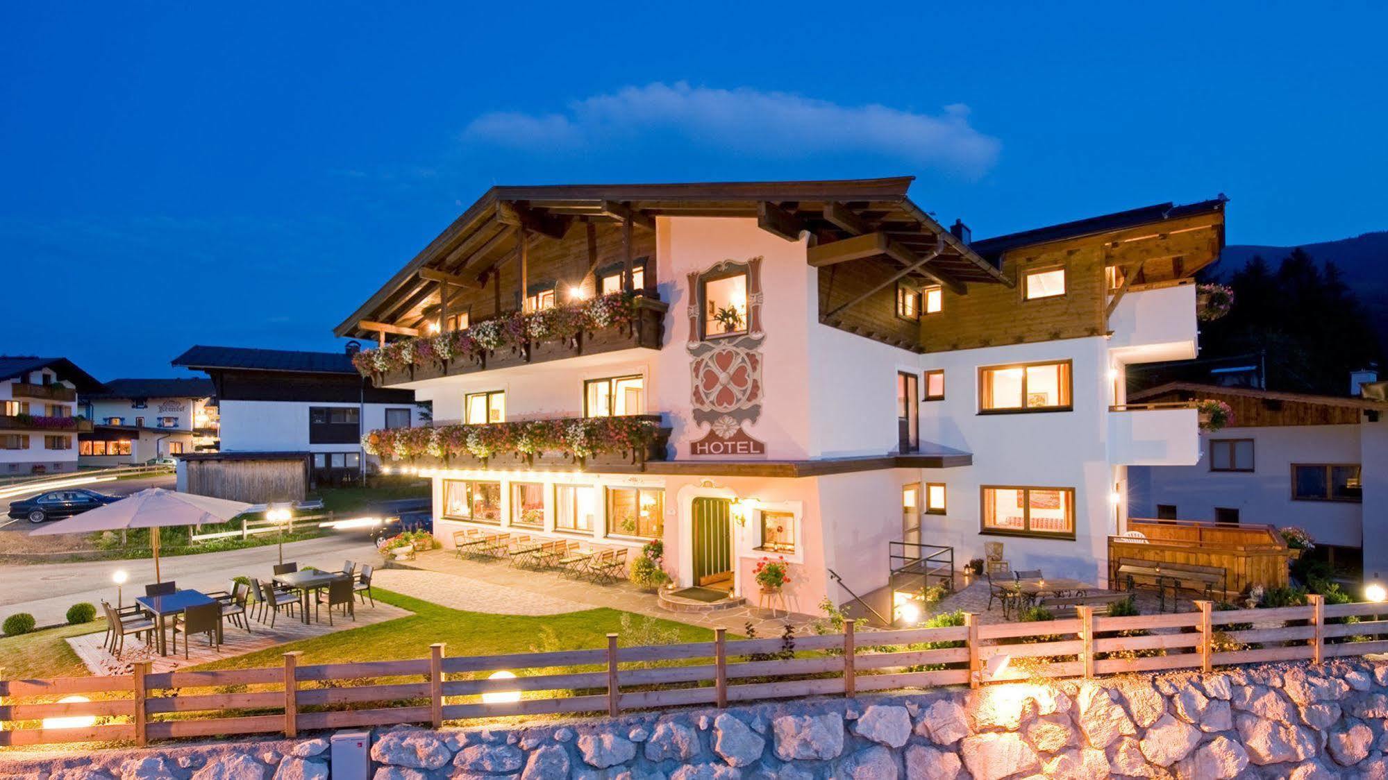Landhotel Foehrenhof Ellmau Bagian luar foto